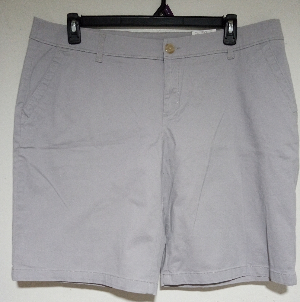 👉CLASSIC CHINO BERMUDA SHORTS👈 PLUS SIZE 18  WOMEN'S CLOTHES NWT GREY